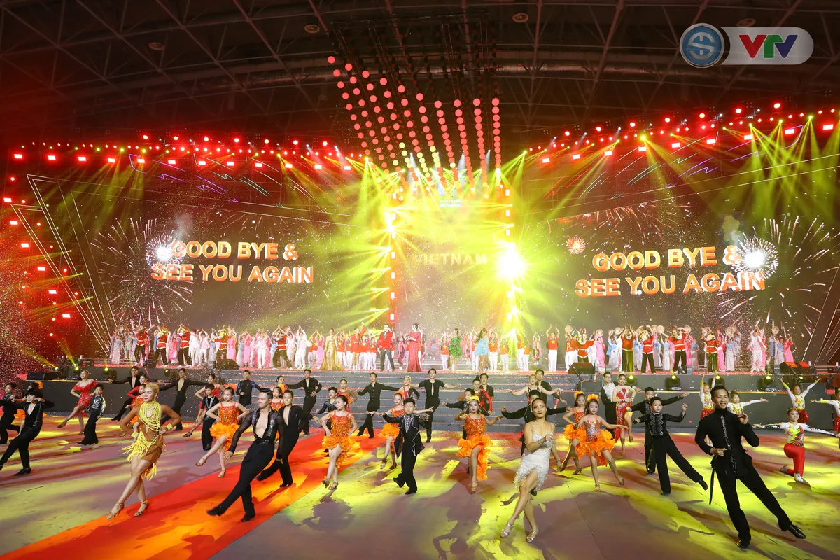 ẢNH | Lễ bế mạc SEA Games 31 ngập tràn âm nhạc và màu sắc văn hóa - Ảnh 14. ẢNH | Lễ bế mạc SEA Games 31 ngập tràn âm nhạc và màu sắc văn hóa - Ảnh 14.