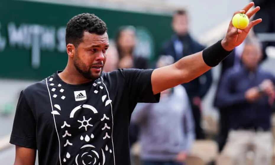 Daniil Medvedev vào vòng 2 Roland Garros 2022 - Ảnh 2. Daniil Medvedev vào vòng 2 Roland Garros 2022 - Ảnh 2.