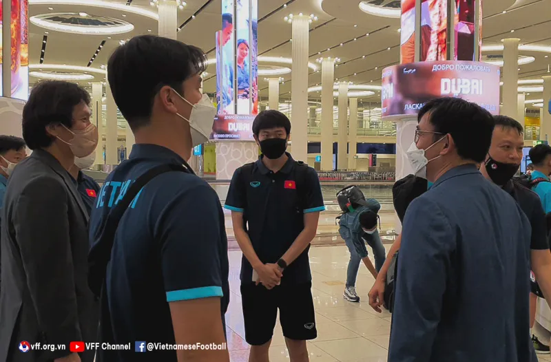 ĐT U23 Việt Nam đã tới UAE, sẵn sàng cho đợt tập huấn trước thềm VCK U23 châu Á 2022 - Ảnh 2. ĐT U23 Việt Nam đã tới UAE, sẵn sàng cho đợt tập huấn trước thềm VCK U23 châu Á 2022 - Ảnh 2.