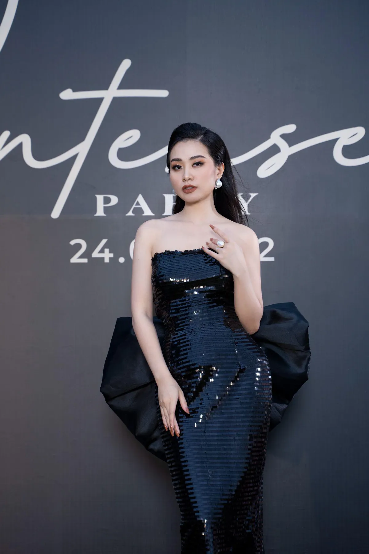 MC L&ecirc; H&agrave; Phương xinh đẹp trong đ&ecirc;m tiệc tri &acirc;n tại qu&ecirc; nh&agrave; - Ảnh 10.