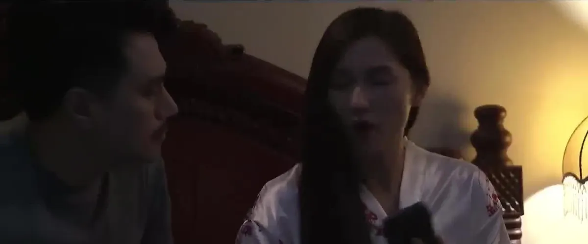 Chồng cũ, vợ cũ, người y&ecirc;u cũ - Tập 9: Việt khen Vũ b&oacute;ng s&aacute;ng trước mặt Giang - Ảnh 2.