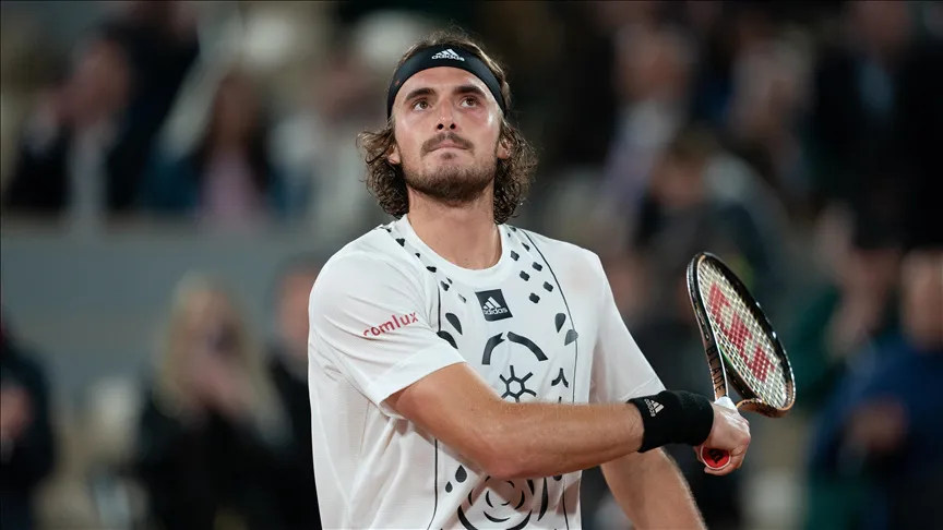 Medvedev và Tsitsipas tiến vào vòng 3 Pháp mở rộng - Ảnh 2. Medvedev và Tsitsipas tiến vào vòng 3 Pháp mở rộng - Ảnh 2.