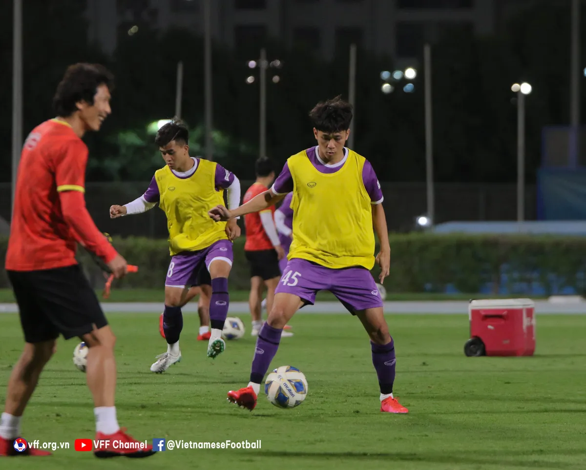 Buổi tập thứ hai của ĐT U23 Việt Nam tại UAE: Cỗ máy đã vào guồng! - Ảnh 2. Buổi tập thứ hai của ĐT U23 Việt Nam tại UAE: Cỗ máy đã vào guồng! - Ảnh 2.