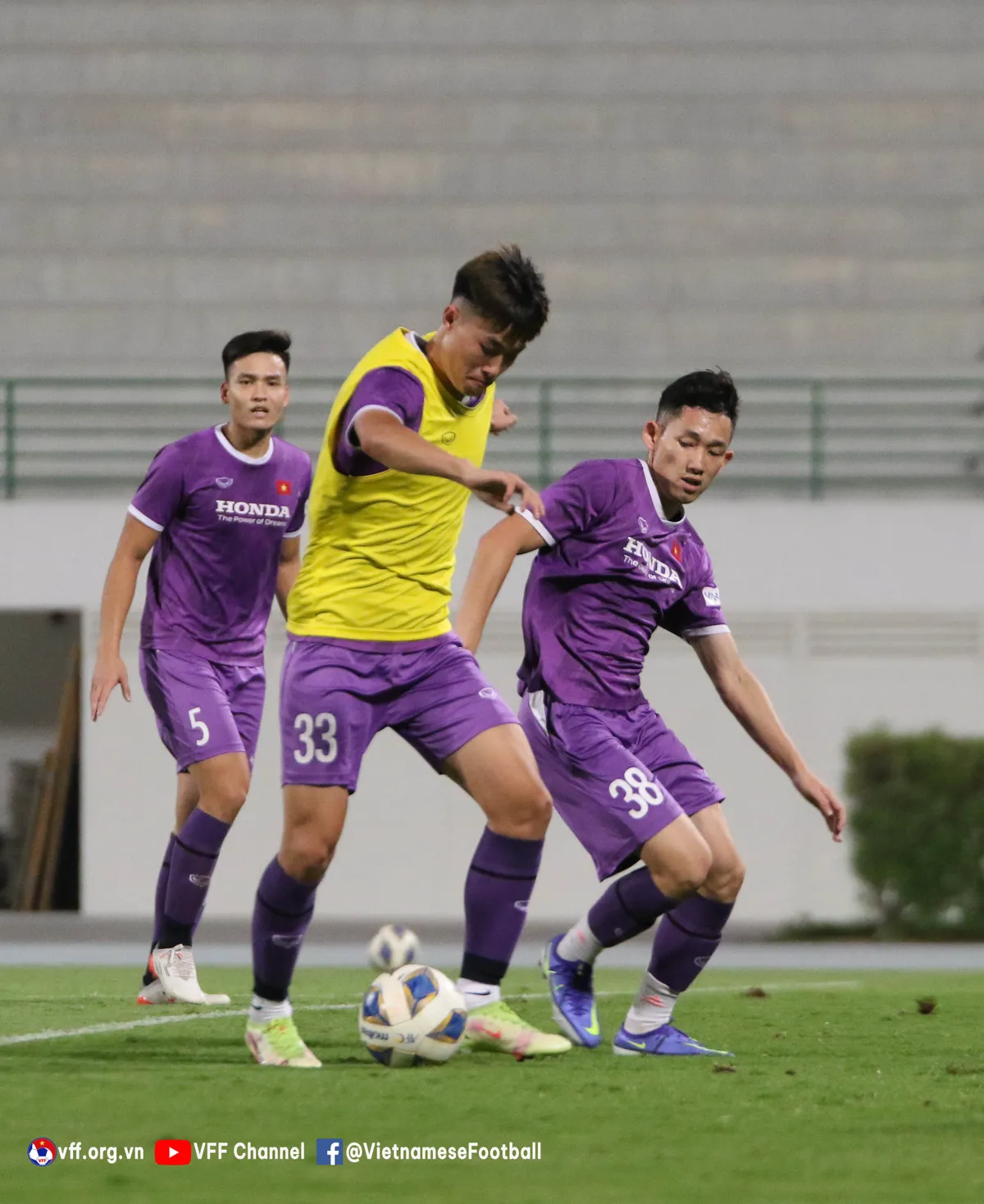 Buổi tập thứ hai của ĐT U23 Việt Nam tại UAE: Cỗ máy đã vào guồng! - Ảnh 7. Buổi tập thứ hai của ĐT U23 Việt Nam tại UAE: Cỗ máy đã vào guồng! - Ảnh 7.