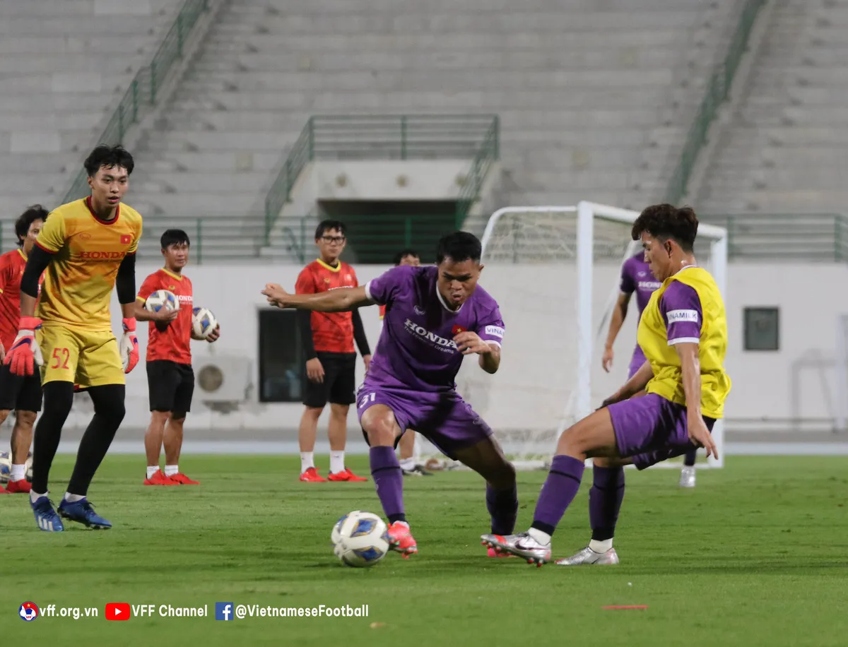 Buổi tập thứ hai của ĐT U23 Việt Nam tại UAE: Cỗ máy đã vào guồng! - Ảnh 8. Buổi tập thứ hai của ĐT U23 Việt Nam tại UAE: Cỗ máy đã vào guồng! - Ảnh 8.