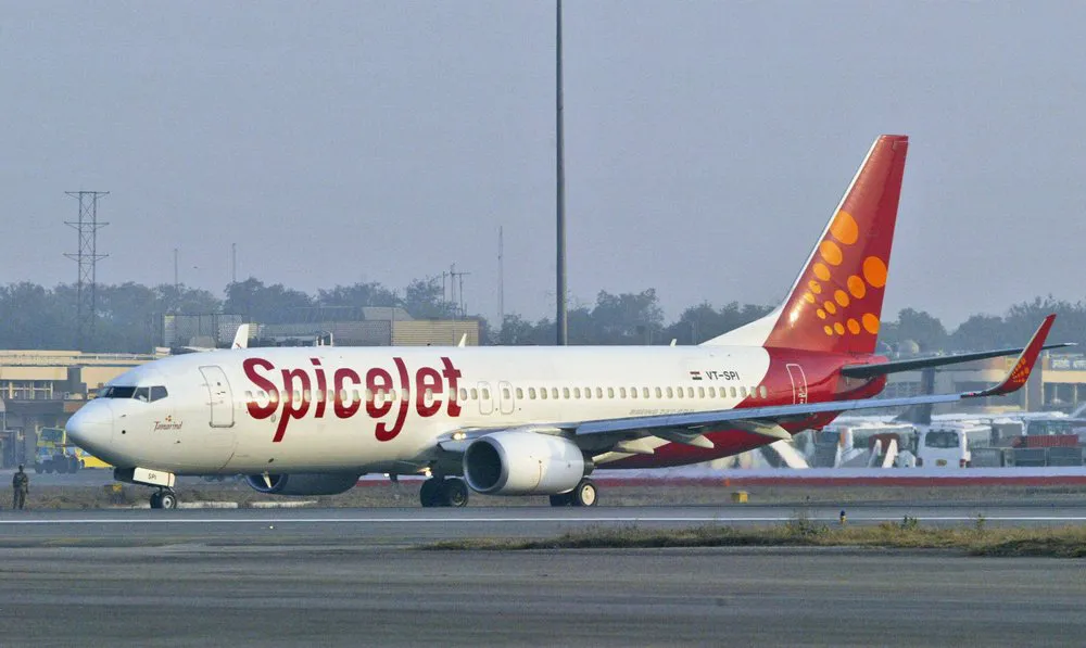 Hãng hàng không Ấn Độ SpiceJet bị điều tra sau sự cố khiến hành khách bị thương - Ảnh 1.