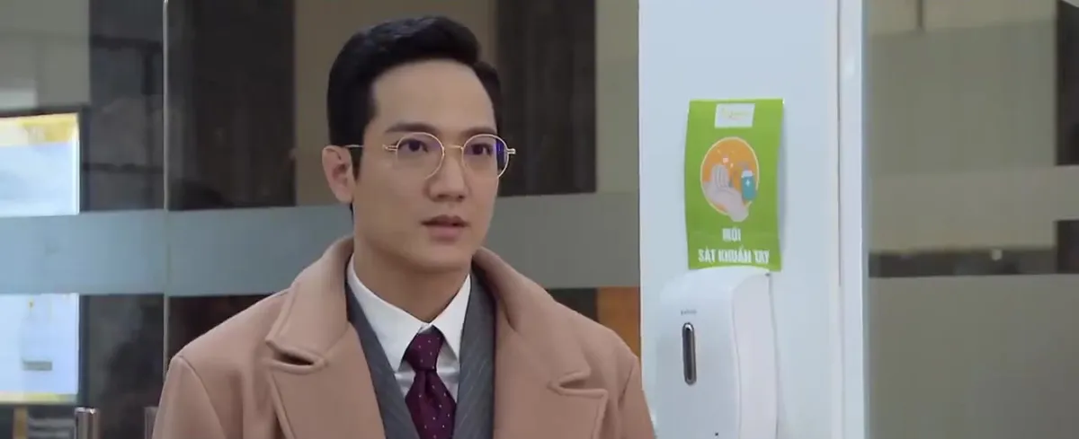 Chồng cũ, vợ cũ, người yêu cũ - Tập 3: Giang tròn mắt thấy Vũ trở thành sếp của mình - Ảnh 2. Chồng cũ, vợ cũ, người yêu cũ - Tập 3: Giang tròn mắt thấy Vũ trở thành sếp của mình - Ảnh 2.