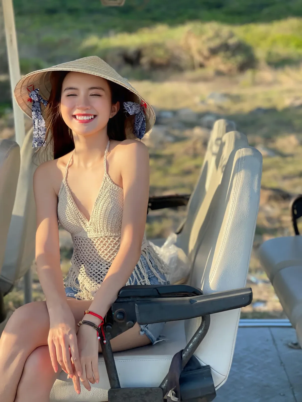 Hồng Diễm hóa nàng thơ hút mọi góc nhìn - Ảnh 9. Hồng Diễm hóa nàng thơ hút mọi góc nhìn - Ảnh 9.