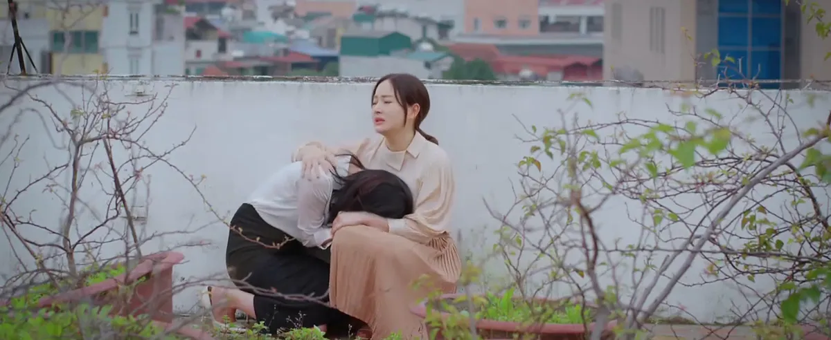 Thương ngày nắng về 2 - Tập 15: Mẹ chồng vô lý ép con dâu bán nhà và cách xử lý bất ngờ của bố chồng - Ảnh 2.