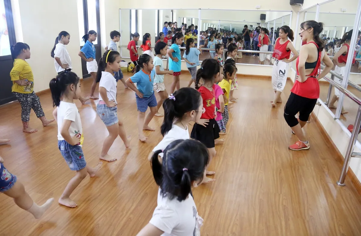 Để trẻ c&oacute; kỳ nghỉ h&egrave; &yacute; nghĩa - Ảnh 1.