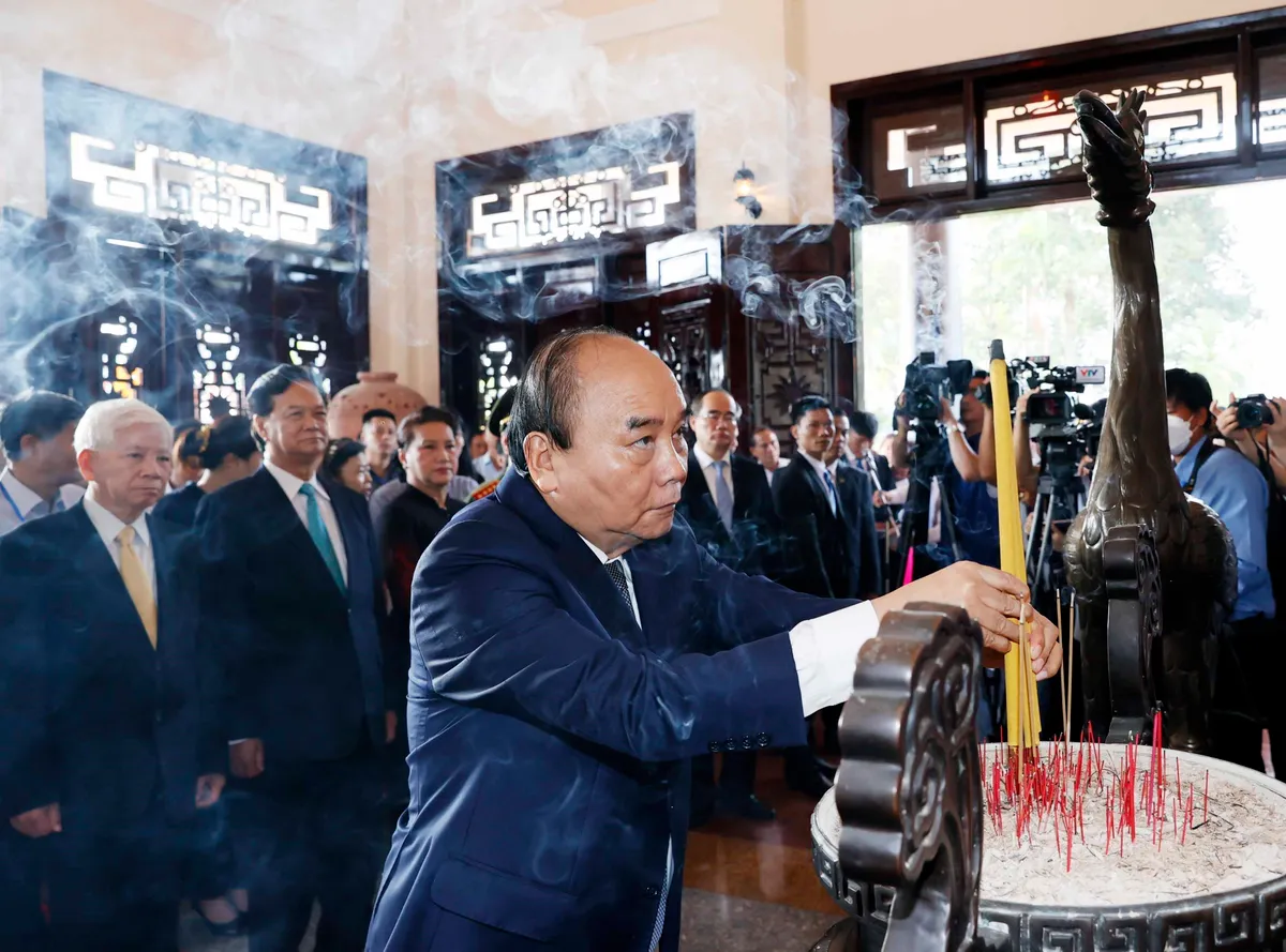 Kỷ niệm 110 năm ngày sinh đồng chí Phạm Hùng - Ảnh 1.