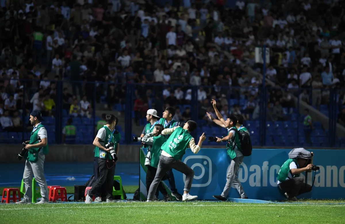 HLV U23 Iraq thất vọng vì CĐV Uzbekistan - Ảnh 3. HLV U23 Iraq thất vọng vì CĐV Uzbekistan - Ảnh 3.