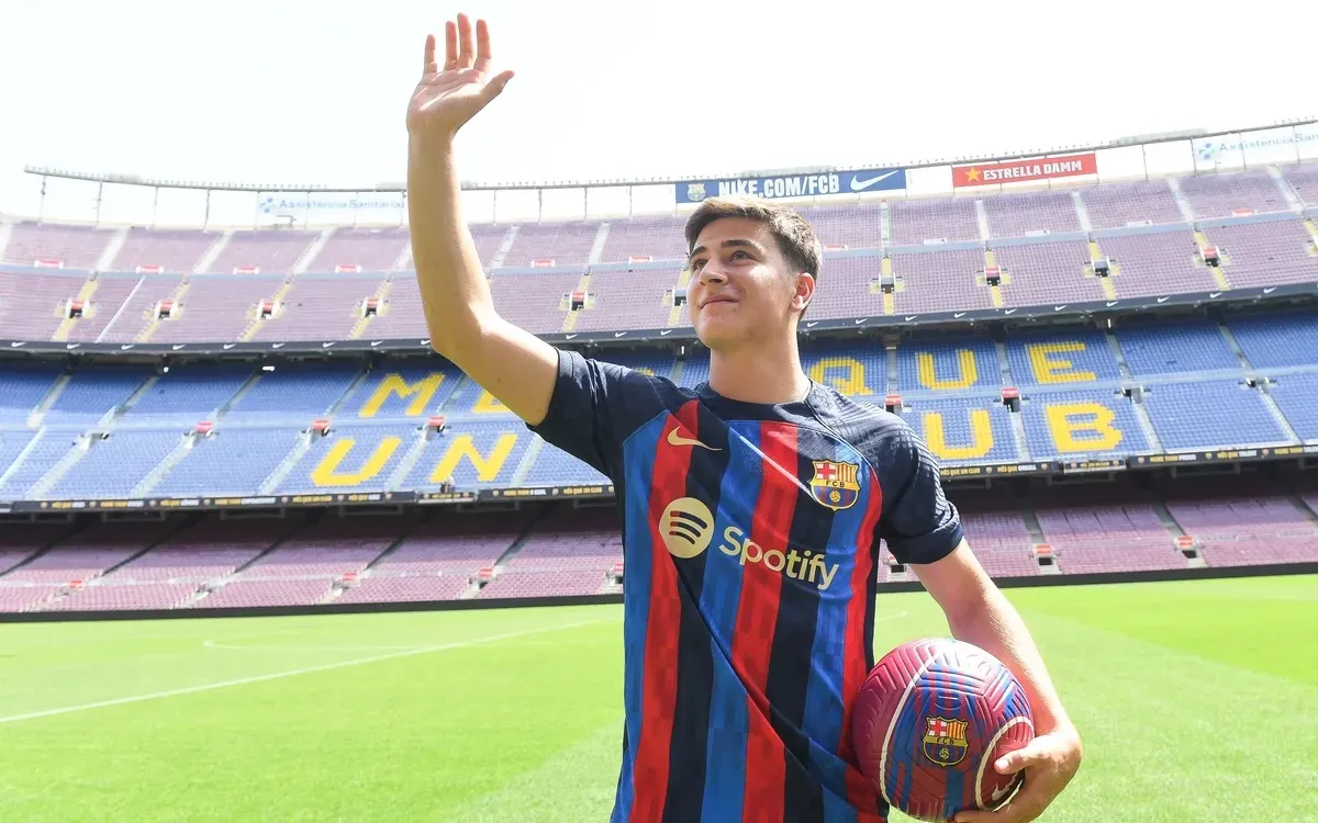 Barcelona đón tân binh đầu tiên trong hè 2022 - Ảnh 1.