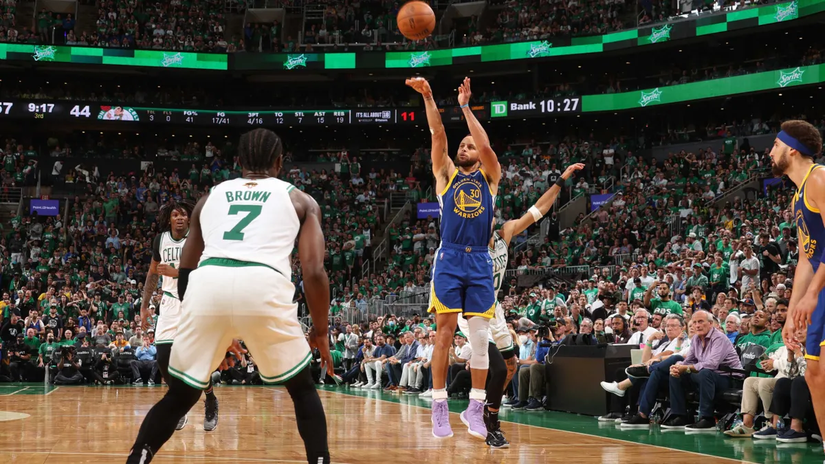 Golden State Warriors giành chức vô địch NBA 2021/22 - Ảnh 4. Golden State Warriors giành chức vô địch NBA 2021/22 - Ảnh 4.