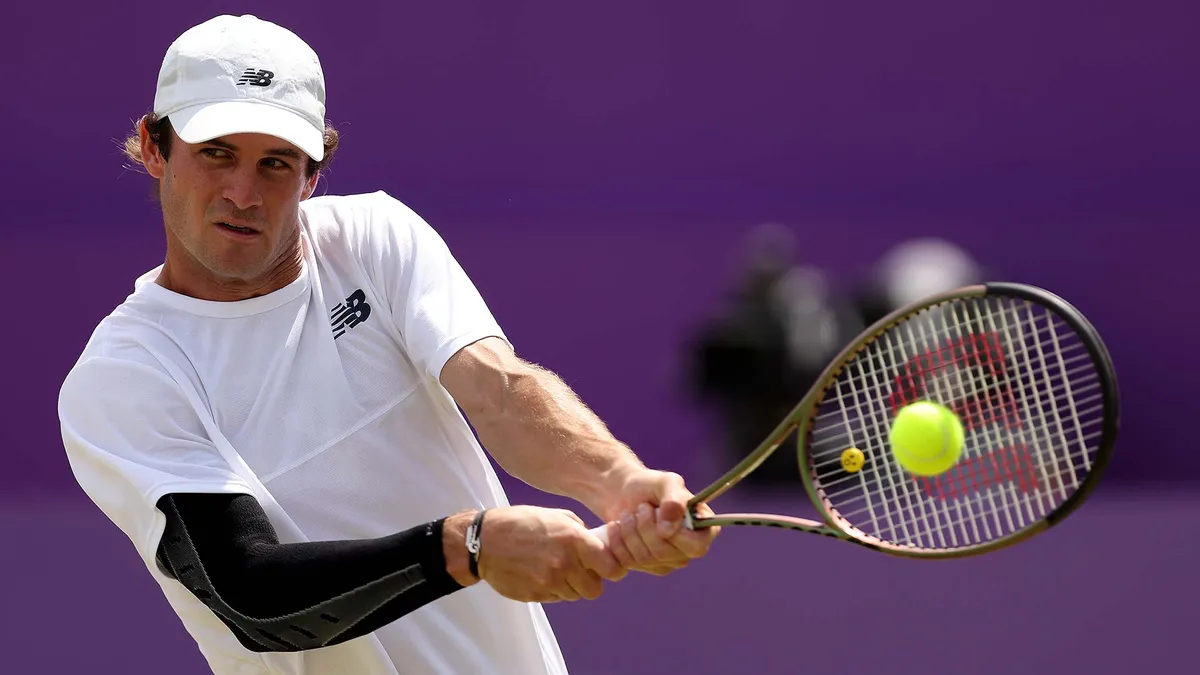 Matteo Berrettini vào tứ kết giải quần vợt Queens Club Championship - Ảnh 2. Matteo Berrettini vào tứ kết giải quần vợt Queens Club Championship - Ảnh 2.