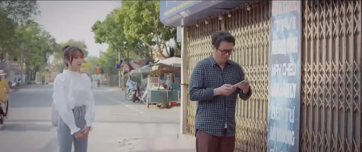 Thương ng&agrave;y nắng về 2 - Tập 34: Mộng Mơ nhắn tin cho cậu Vượng - Ảnh 4.
