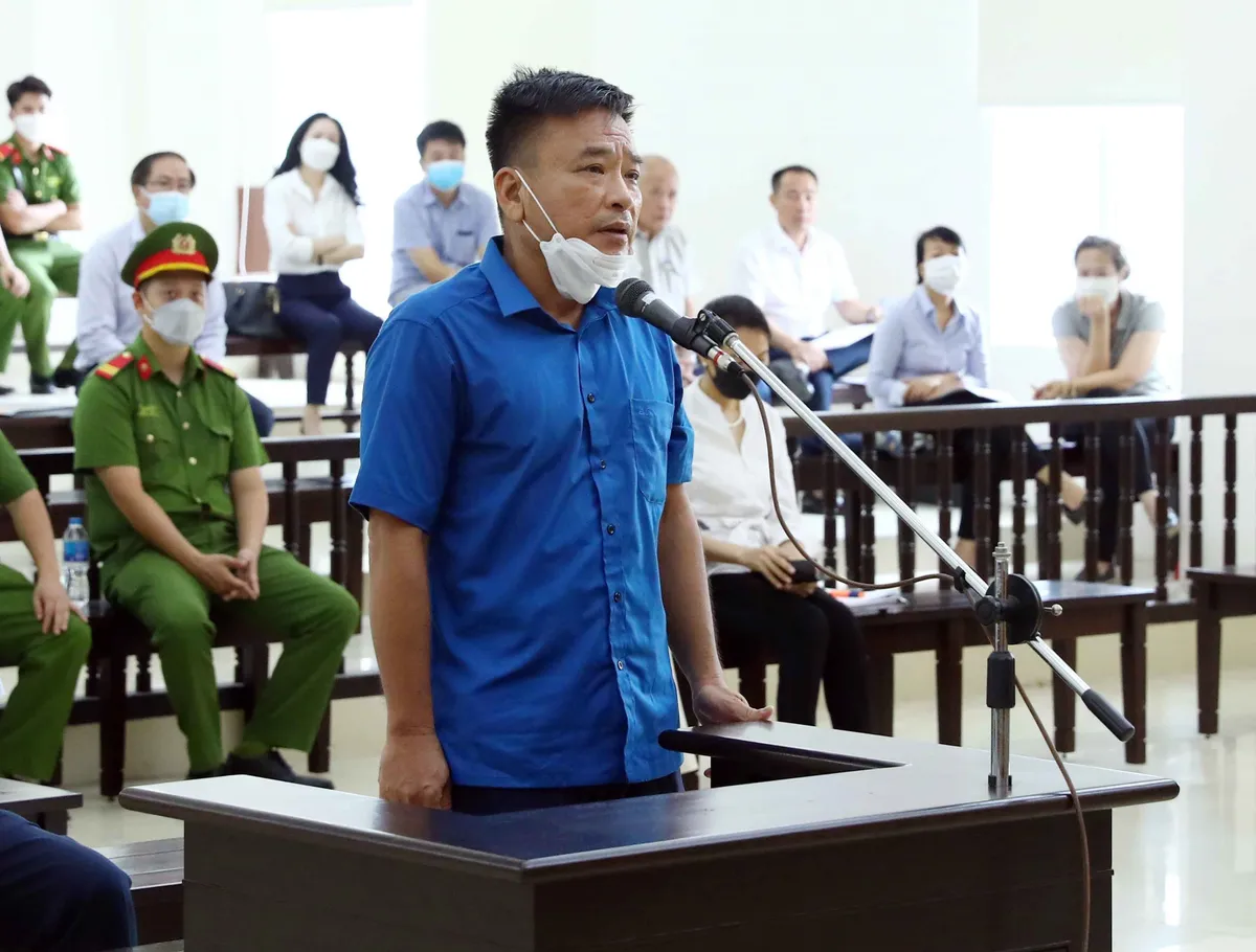 Ph&uacute;c thẩm vụ chế phẩm xử l&yacute; nước hồ: Luật sư đề nghị triệu tập đại diện của C&ocirc;ng ty Watch Water - Ảnh 1.