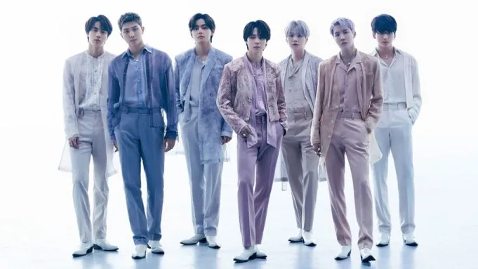 BTS cùng lúc giữ vị trí quán quân trên 9 BXH Billboard khác nhau - Ảnh 1.