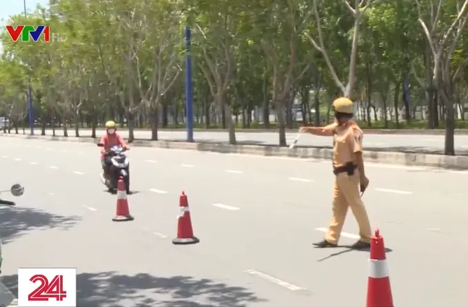 Vượt quá tốc độ, người vi phạm vẫn cho rằng bình thường, không nguy hiểm - Ảnh 1. Vượt quá tốc độ, người vi phạm vẫn cho rằng bình thường, không nguy hiểm - Ảnh 1.
