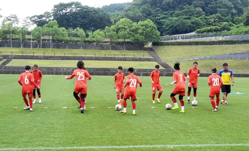 ĐT U18 nữ QG bắt đầu tập luyện tại Nhật Bản - Ảnh 1.