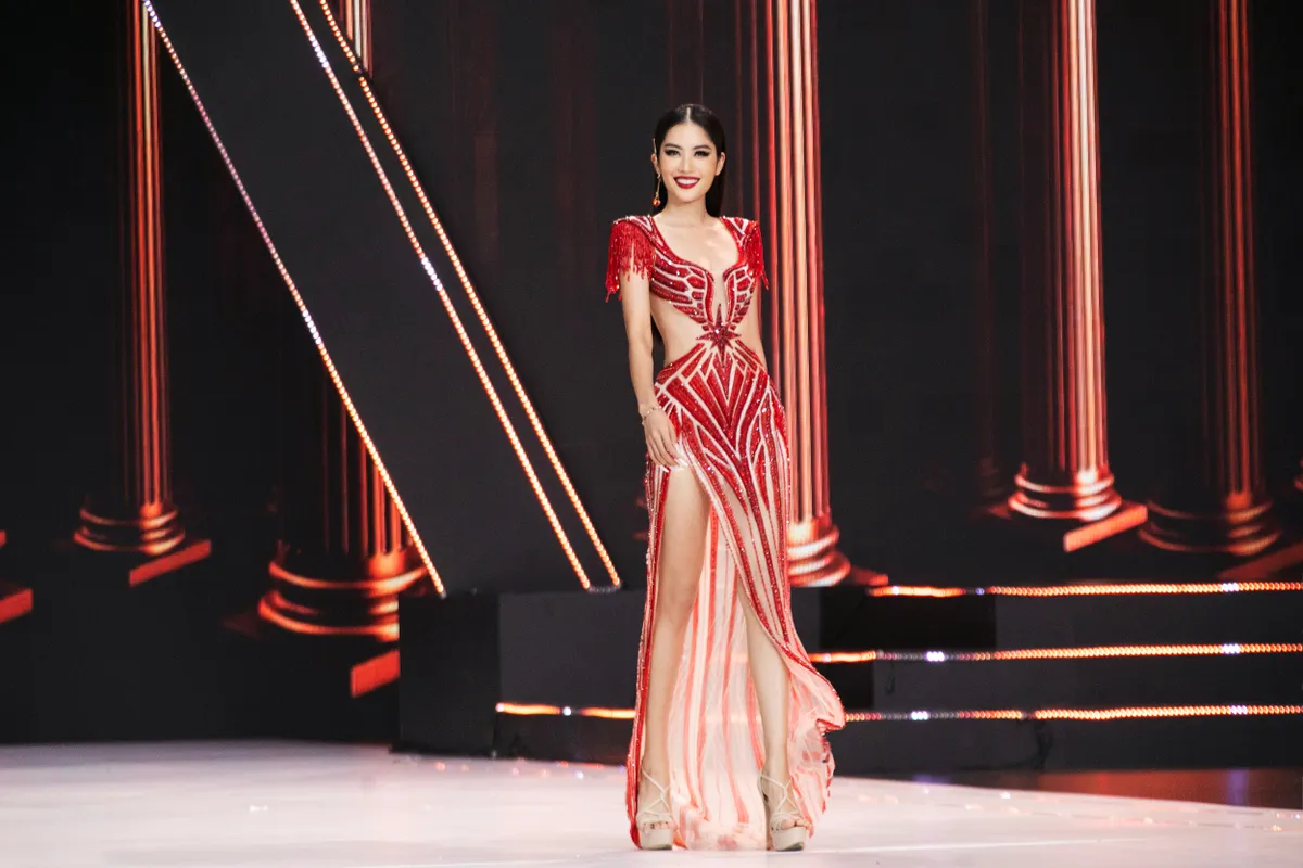 Thí sinh chuyển giới Đỗ Nhật Hà trình diễn quyến rũ tại Miss Universe Vietnam 2022 - Ảnh 8.