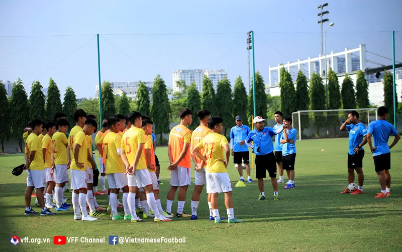 Tiền vệ Văn Trường: “Chiến thuật của thầy Nam khá giống với thầy Gong” - Ảnh 1. Tiền vệ Văn Trường: “Chiến thuật của thầy Nam khá giống với thầy Gong” - Ảnh 1.