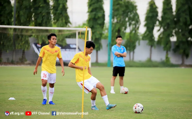 Tiền vệ Văn Trường: “Chiến thuật của thầy Nam khá giống với thầy Gong” - Ảnh 7. Tiền vệ Văn Trường: “Chiến thuật của thầy Nam khá giống với thầy Gong” - Ảnh 7.