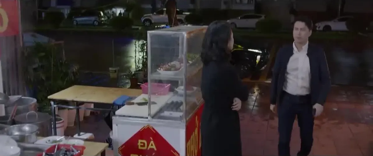 Chồng cũ, vợ cũ, người y&ecirc;u cũ - Tập 18: Việt bắt tại trận Giang đi ăn khuya với Vũ - Ảnh 4.