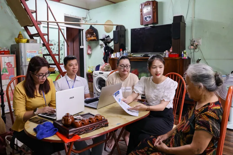 Hà Nội lần đầu triển khai mô hình Đội cơ động hỗ trợ dịch vụ công trực tuyến tại nhà - Ảnh 3.