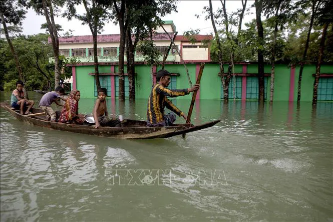 3,5 triệu trẻ em Bangladesh không có nước sạch uống sau lũ lụt - Ảnh 1.