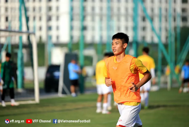ĐT U19 Việt Nam gấp rút hoàn thiện kỹ chiến thuật trước ngày lên đường sang Indonesia - Ảnh 4. ĐT U19 Việt Nam gấp rút hoàn thiện kỹ chiến thuật trước ngày lên đường sang Indonesia - Ảnh 4.