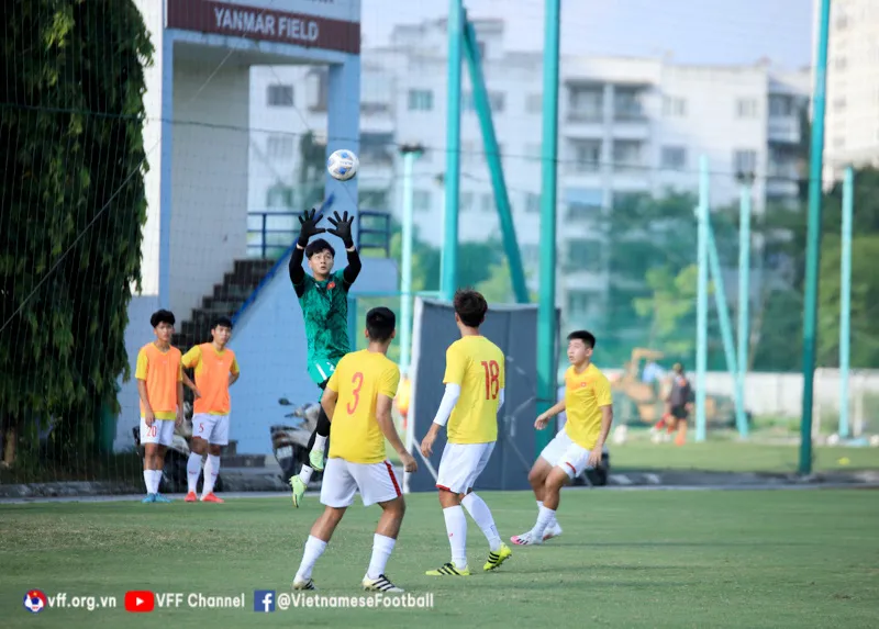 ĐT U19 Việt Nam gấp rút hoàn thiện kỹ chiến thuật trước ngày lên đường sang Indonesia - Ảnh 5. ĐT U19 Việt Nam gấp rút hoàn thiện kỹ chiến thuật trước ngày lên đường sang Indonesia - Ảnh 5.