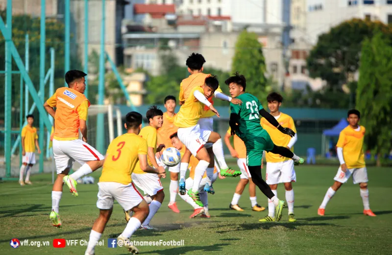 ĐT U19 Việt Nam gấp rút hoàn thiện kỹ chiến thuật trước ngày lên đường sang Indonesia - Ảnh 6. ĐT U19 Việt Nam gấp rút hoàn thiện kỹ chiến thuật trước ngày lên đường sang Indonesia - Ảnh 6.