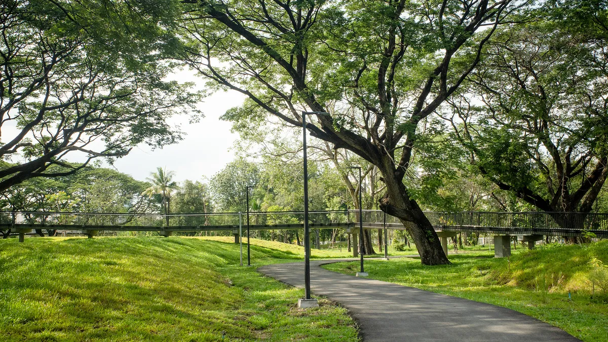 Công viên Benjakitti - ốc đảo xanh giữa lòng Bangkok - Ảnh 2.