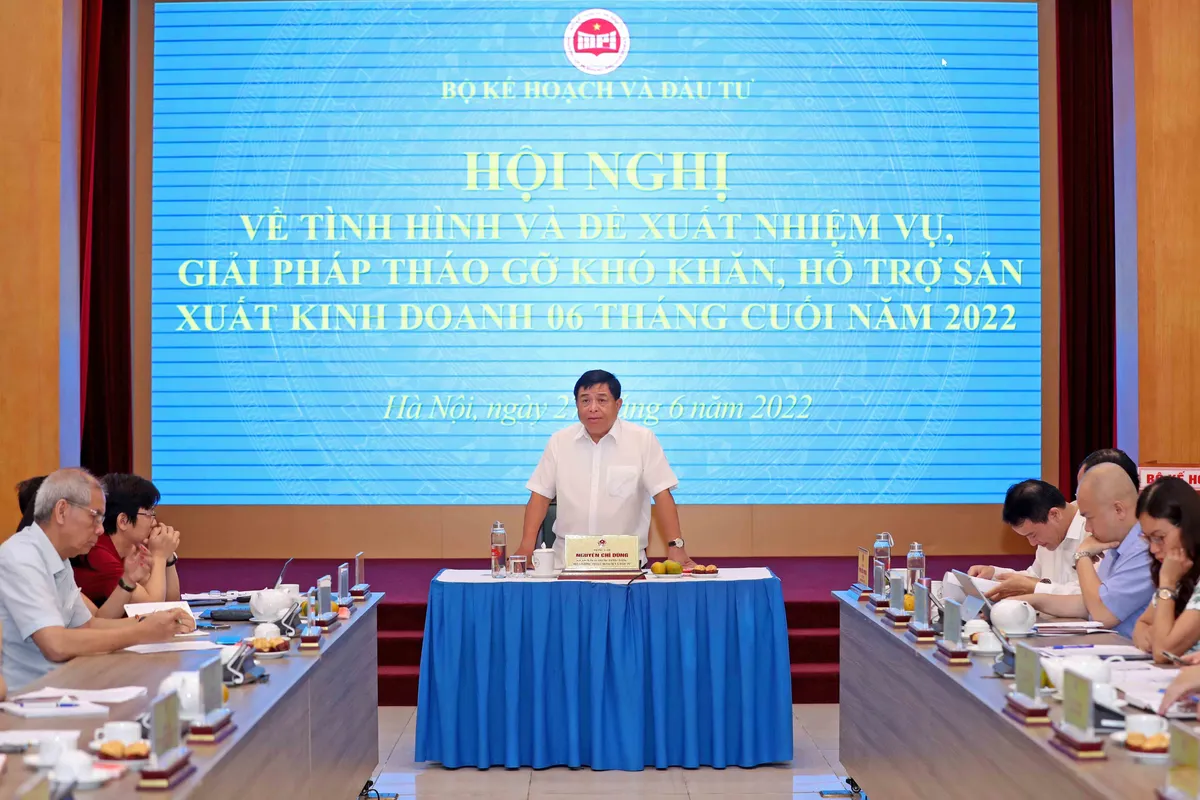 Vé máy bay đắt đỏ, Hiệp hội Doanh nghiệp hàng không nói giá vẫn cạnh tranh - Ảnh 2.