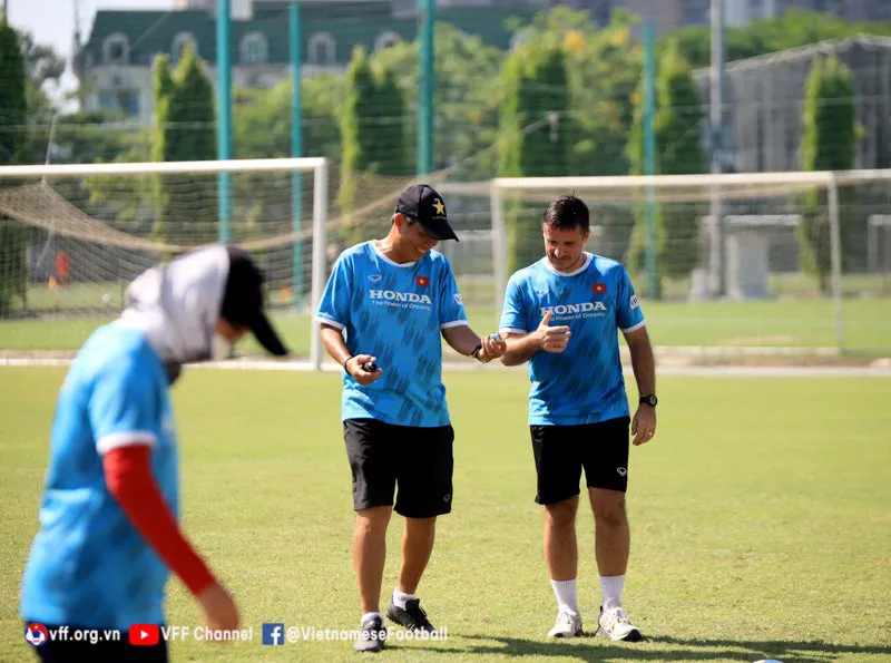 Tối 27/6, ĐT nữ Việt Nam lên đường sang Pháp tập huấn - Ảnh 1. Tối 27/6, ĐT nữ Việt Nam lên đường sang Pháp tập huấn - Ảnh 1.