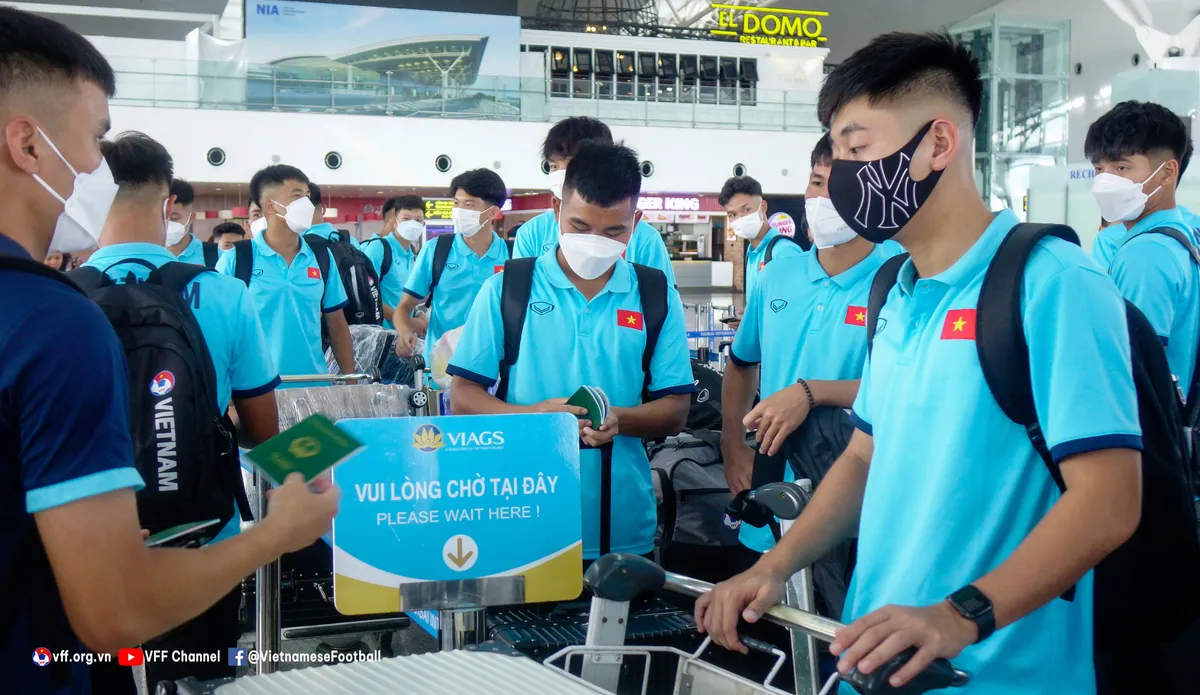 ĐT U19 Việt Nam lên đường sang Indonesia thi đấu Giải vô địch U19 Đông Nam Á 2022 - Ảnh 5. ĐT U19 Việt Nam lên đường sang Indonesia thi đấu Giải vô địch U19 Đông Nam Á 2022 - Ảnh 5.