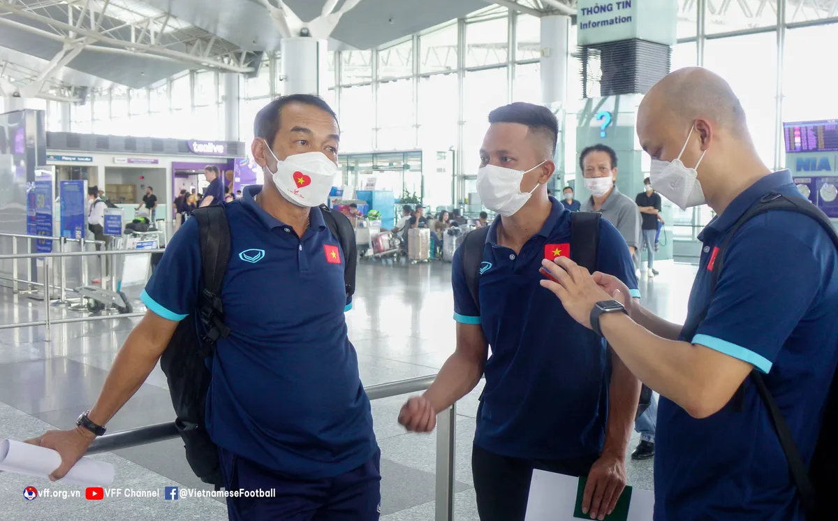 ĐT U19 Việt Nam lên đường sang Indonesia thi đấu Giải vô địch U19 Đông Nam Á 2022 - Ảnh 9. ĐT U19 Việt Nam lên đường sang Indonesia thi đấu Giải vô địch U19 Đông Nam Á 2022 - Ảnh 9.
