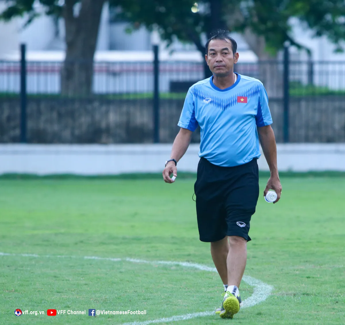 ĐT U19 Việt Nam tập buổi đầu tiên tại Jakarta - Ảnh 4. ĐT U19 Việt Nam tập buổi đầu tiên tại Jakarta - Ảnh 4.