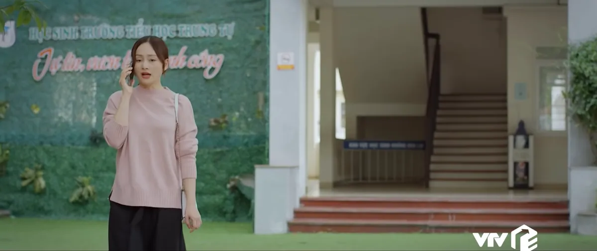 Thương ng&agrave;y nắng về 2 - Tập 28: Sam bỏ nh&agrave; đi, Kh&aacute;nh - Đức loạn l&ecirc;n đi t&igrave;m - Ảnh 2.