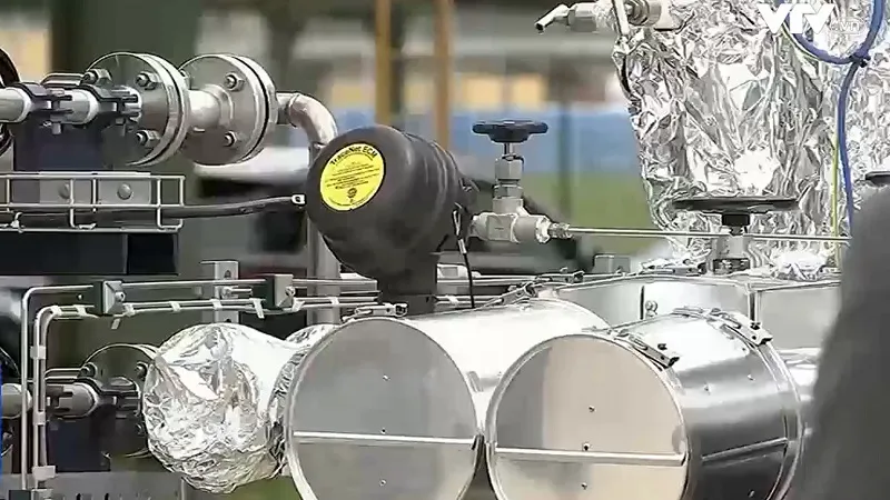 Khan hiếm nguồn cung, người tiêu dùng Đức phải trả thêm tiền mua khí đốt - Ảnh 1.
