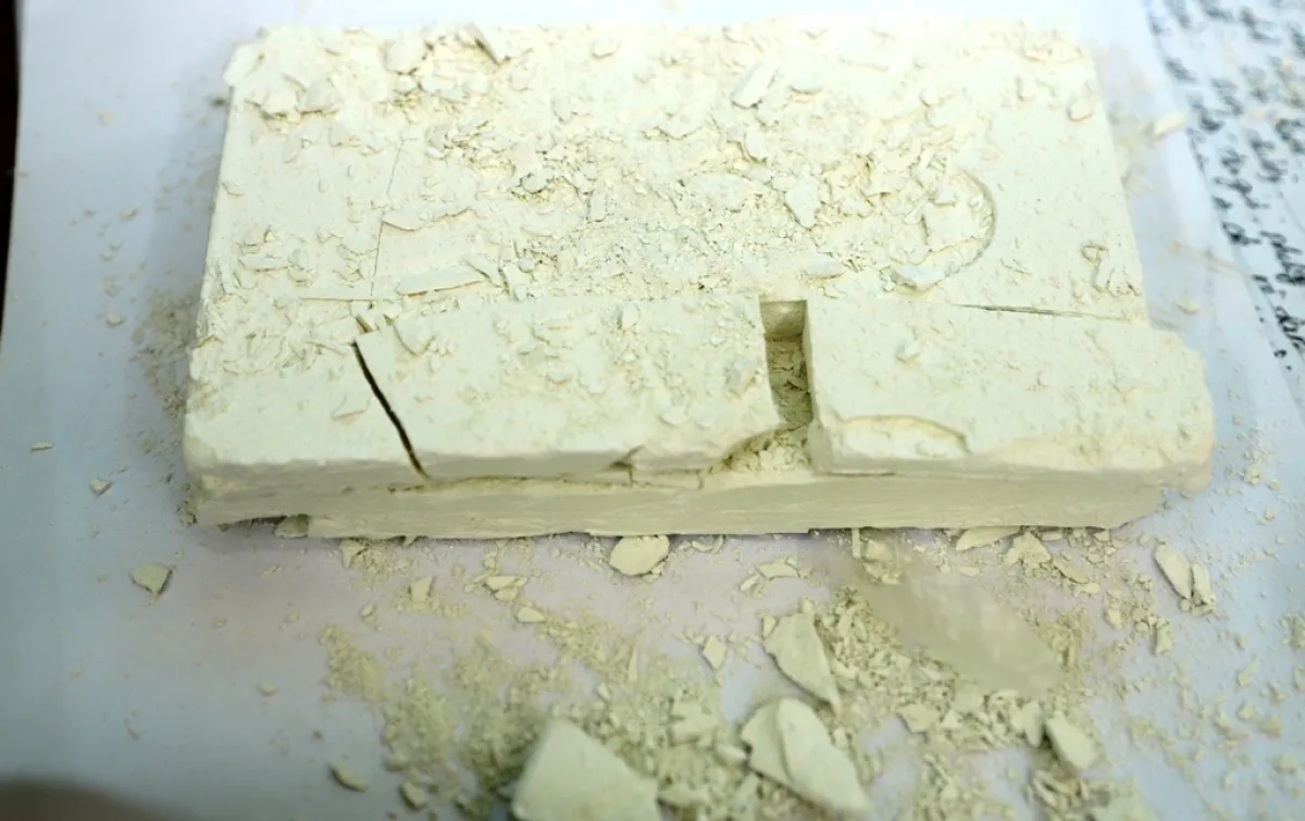 Bị bắt giữ khi mua 1 b&aacute;nh heroin từ Sơn La về Y&ecirc;n B&aacute;i b&aacute;n kiếm lời - Ảnh 1.