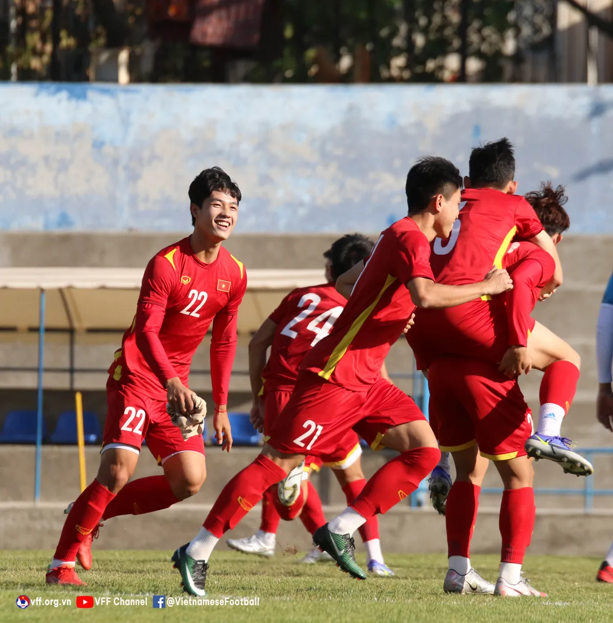 Thầy trò HLV Gong Oh Kyun rũ bỏ mọi áp lực trước trận đấu gặp U23 Malaysia - Ảnh 1. Thầy trò HLV Gong Oh Kyun rũ bỏ mọi áp lực trước trận đấu gặp U23 Malaysia - Ảnh 1.