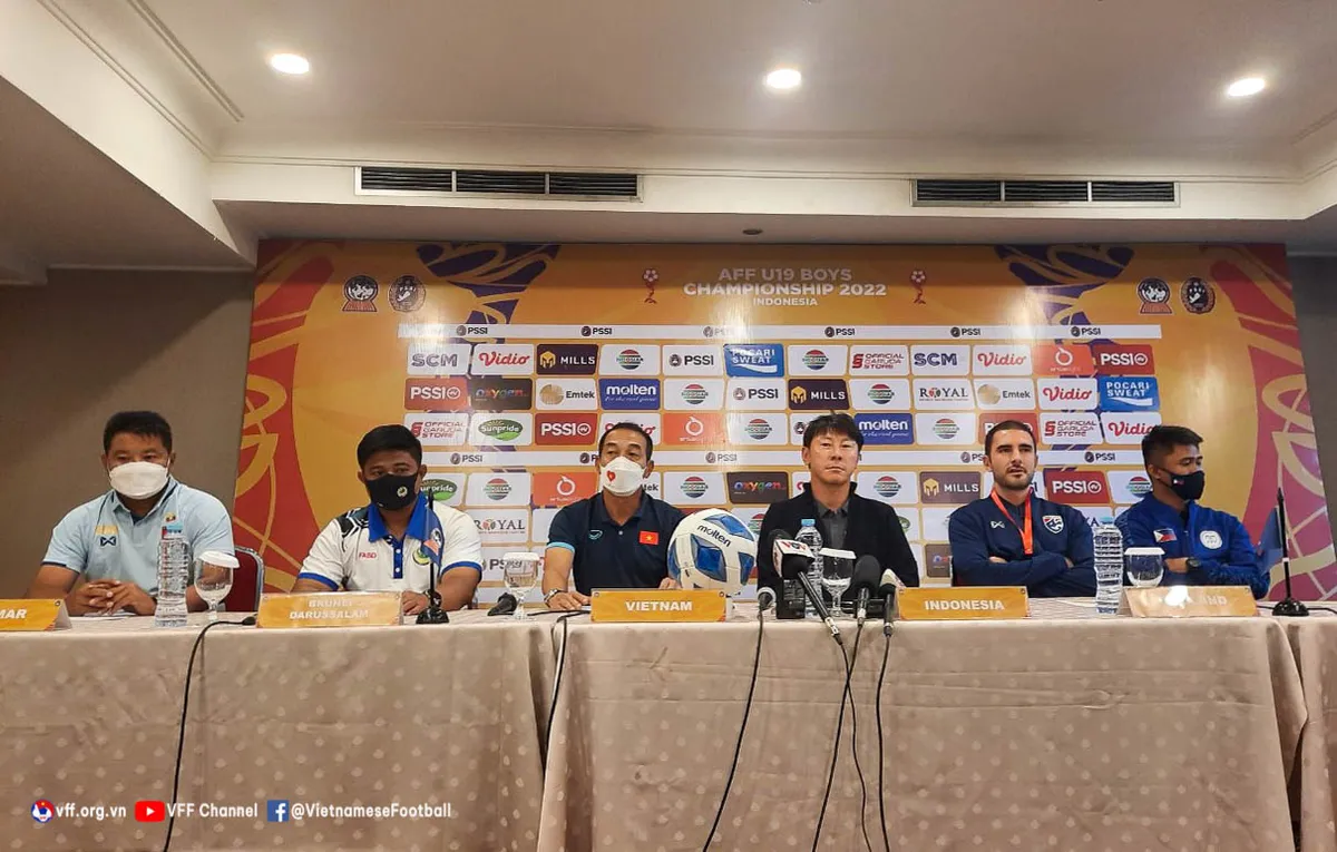 HLV Đinh Thế Nam: “U19 Việt Nam sẽ nỗ lực để cống hiến những trận đấu đẹp mắt cho khán giả” - Ảnh 1. HLV Đinh Thế Nam: “U19 Việt Nam sẽ nỗ lực để cống hiến những trận đấu đẹp mắt cho khán giả” - Ảnh 1.