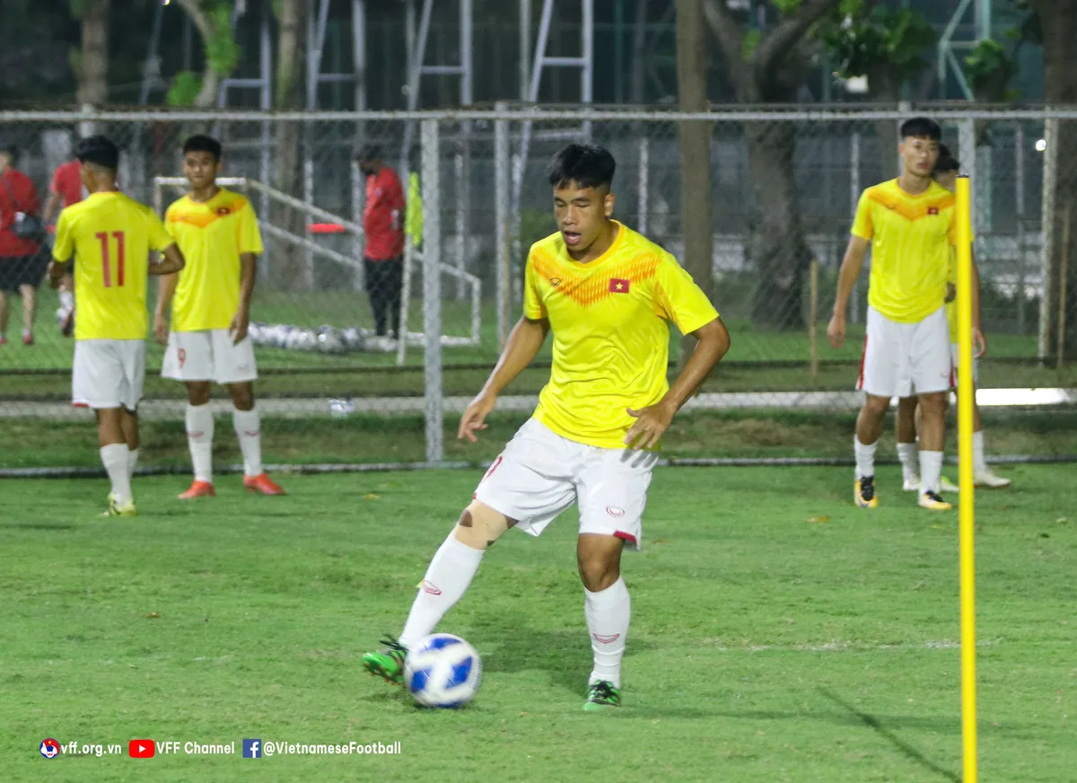 ĐT U19 Việt Nam sẵn sàng cho giải U19 Đông Nam Á 2022 - Ảnh 4. ĐT U19 Việt Nam sẵn sàng cho giải U19 Đông Nam Á 2022 - Ảnh 4.