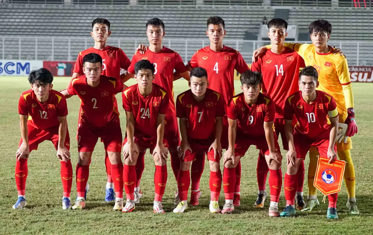 Ngược dòng giành 1 điểm trước U19 Thái Lan, U19 Việt Nam vào bán kết giải U19 ĐNÁ - Ảnh 4. Ngược dòng giành 1 điểm trước U19 Thái Lan, U19 Việt Nam vào bán kết giải U19 ĐNÁ - Ảnh 4.