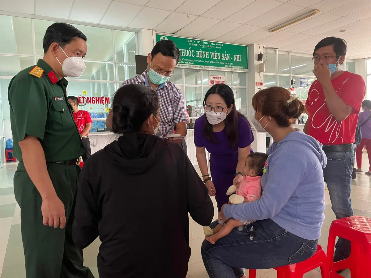 Gần 400 trẻ em được khám sàng lọc bệnh tim bẩm sinh tại Trà Vinh - Ảnh 2.