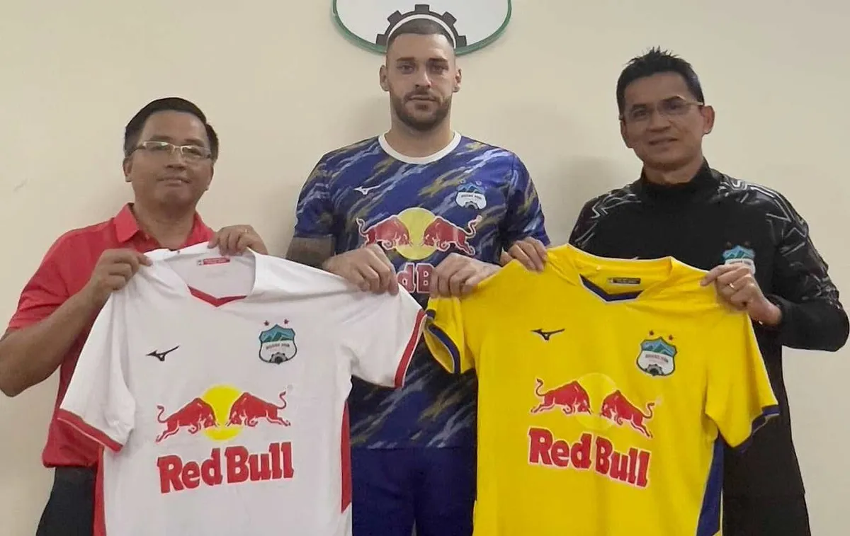HAGL bổ sung thêm ngoại binh người Brazil - Ảnh 1. HAGL bổ sung thêm ngoại binh người Brazil - Ảnh 1.