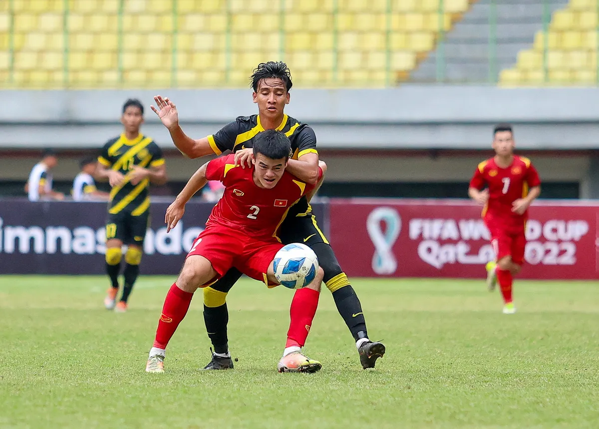 Thua đậm U19 Malaysia, U19 Việt Nam mất vé vào chung kết U19 Đông Nam Á 2022 - Ảnh 3. Thua đậm U19 Malaysia, U19 Việt Nam mất vé vào chung kết U19 Đông Nam Á 2022 - Ảnh 3.