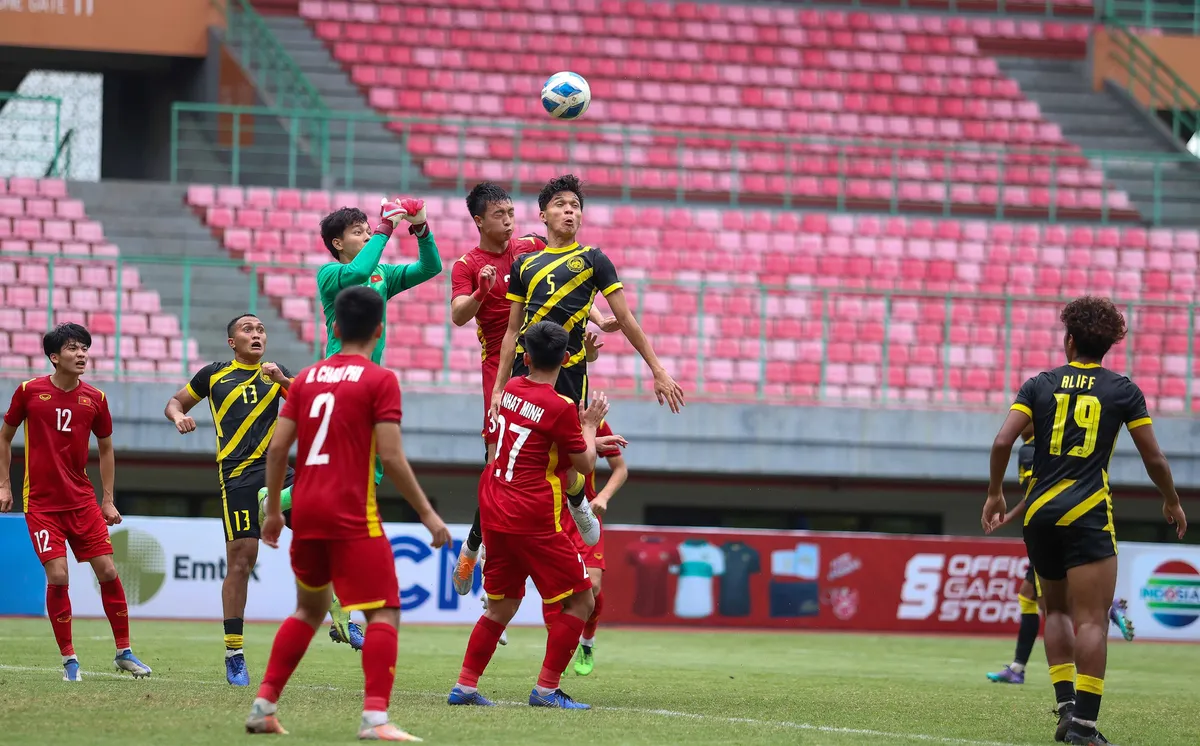Thua đậm U19 Malaysia, U19 Việt Nam mất vé vào chung kết U19 Đông Nam Á 2022 - Ảnh 4. Thua đậm U19 Malaysia, U19 Việt Nam mất vé vào chung kết U19 Đông Nam Á 2022 - Ảnh 4.